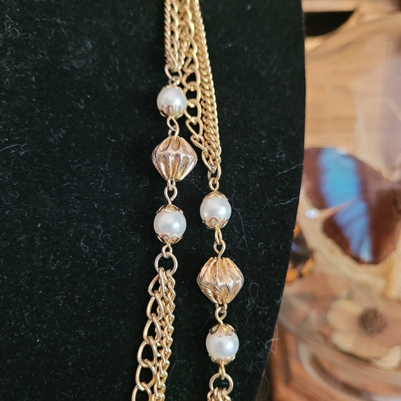 VTG Long Gold Toned and Faux Pearl Necklace - Picture 6 of 7